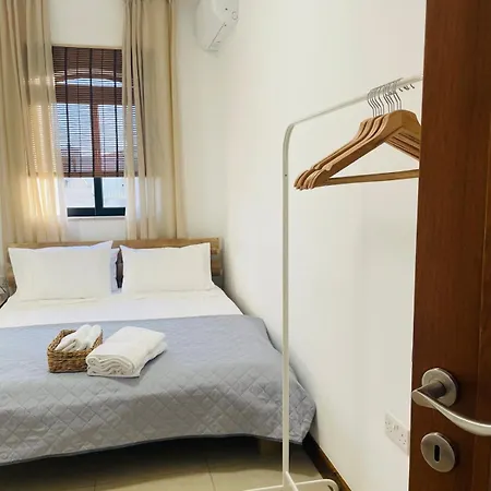 דירה Bright & Airy 3 Bedroom