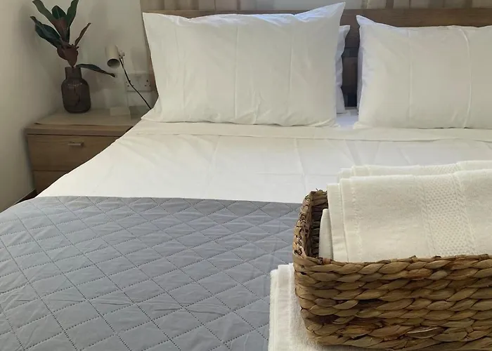 דירה Bright & Airy 3 Bedroom