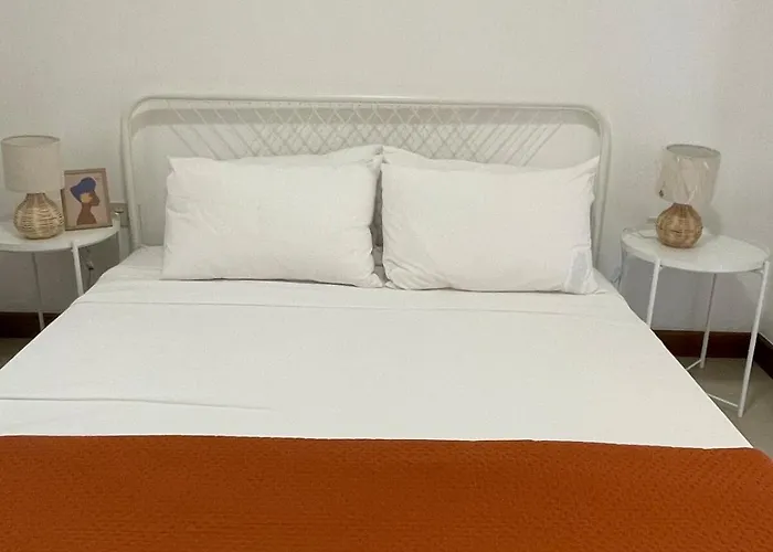 Bright & Airy 3 Bedroom Apartament