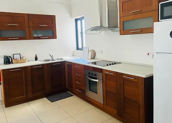 Bright & Airy 3 Bedroom Naxxar